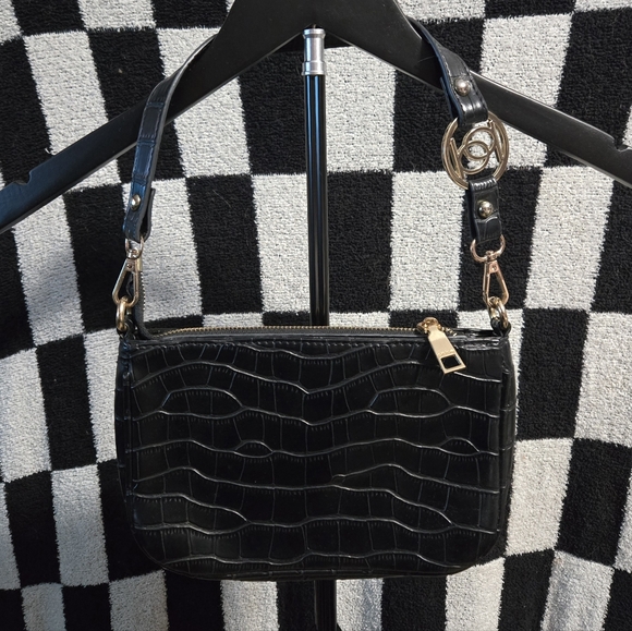 Bebe Tara saddle shoulder bag in black - Picture 2 of 2